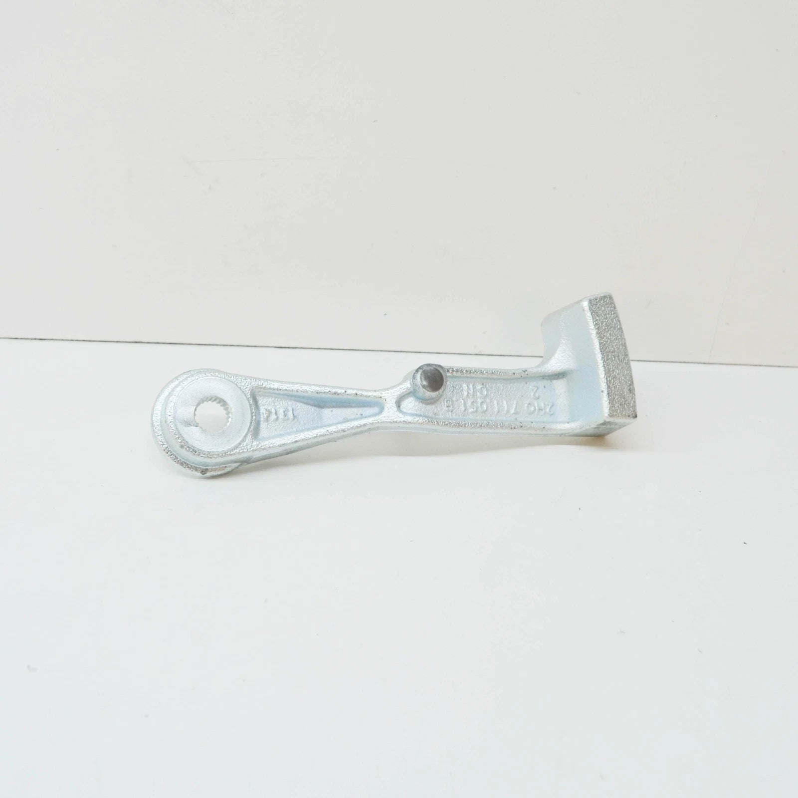 NEW VOLKSWAGEN AMAROK FRONT GEARSHIFT LEVER 2H0711051B