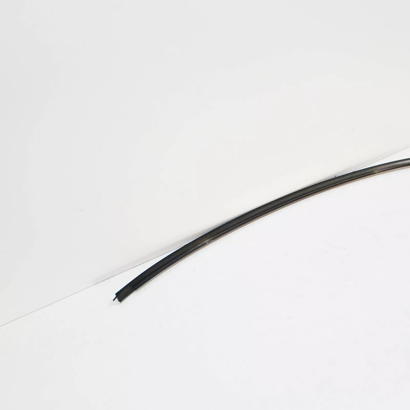 NEW MERCEDES-BENZ 190 W201 WINDSHIELD TOP GARNISH MOULDING A2016700222