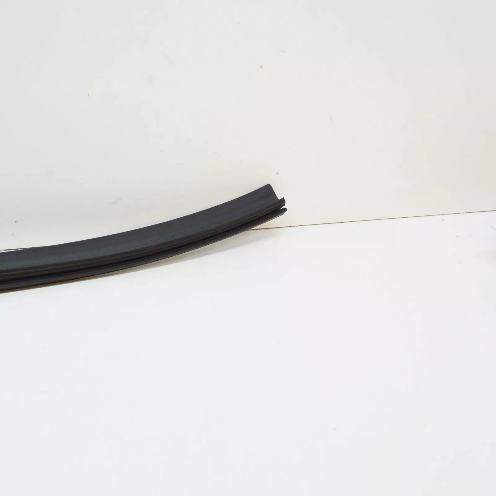 NEW MB C W205 FRONT BUMPER UPPER FRONT END SEALING A2056281300 ORIGINAL