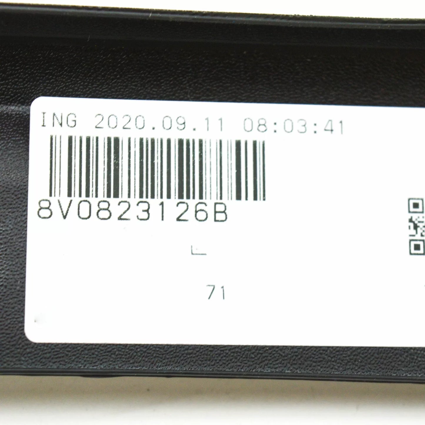 NEW AUDI A3 8V ENGINE HOOD FRONT EDGE PROTECTION 8V0823126B ORIGINAL