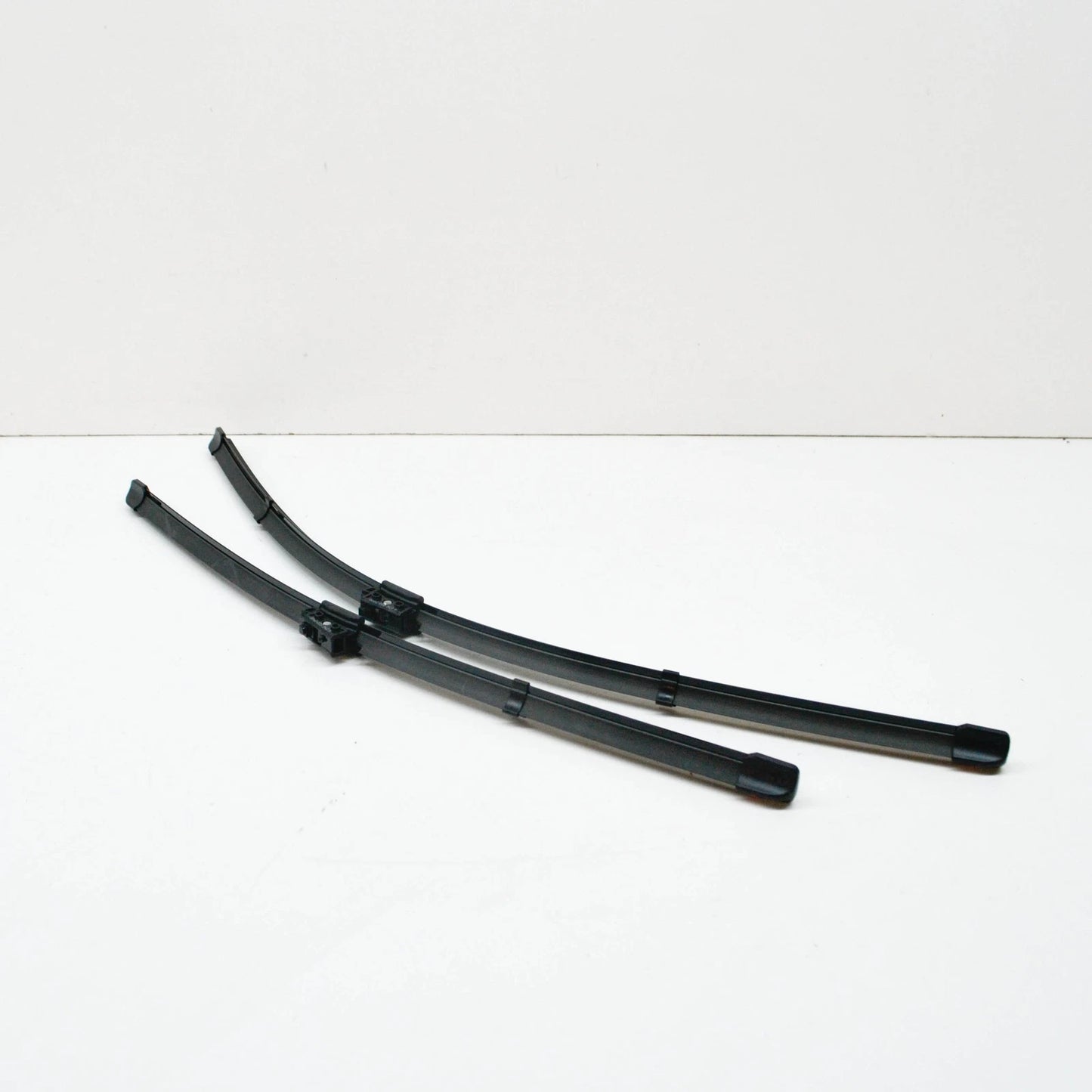 NEW MB A W176 FRONT WINDSHIELD WIPER BLADES SET A1768204300 LHD ORIGINAL