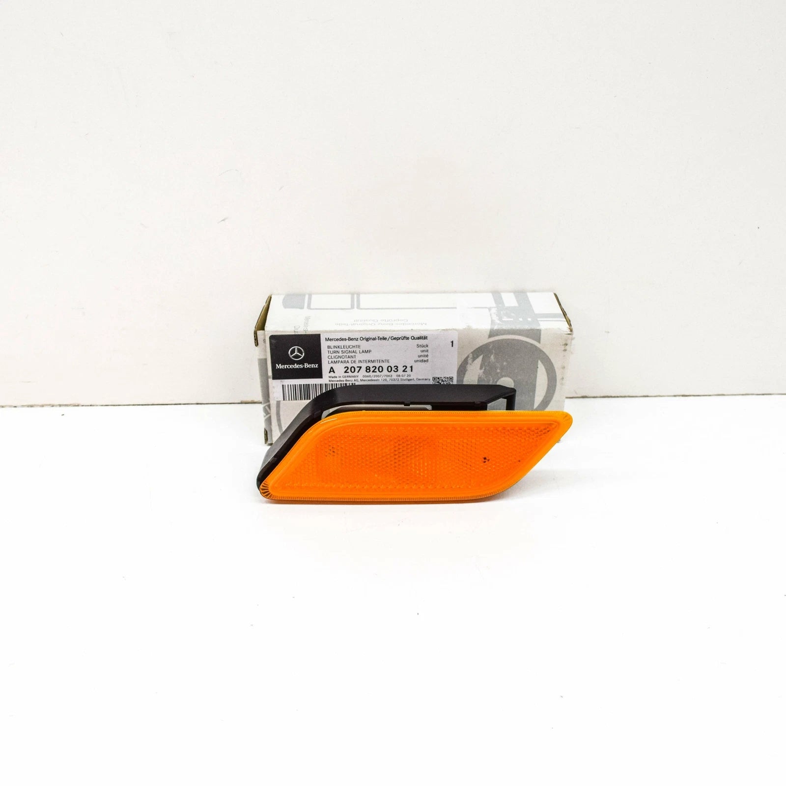 NEW MERCEDES-BENZ E C207 FRONT LEFT SIDE MARKER LIGHT A2078200321 ORIGINAL