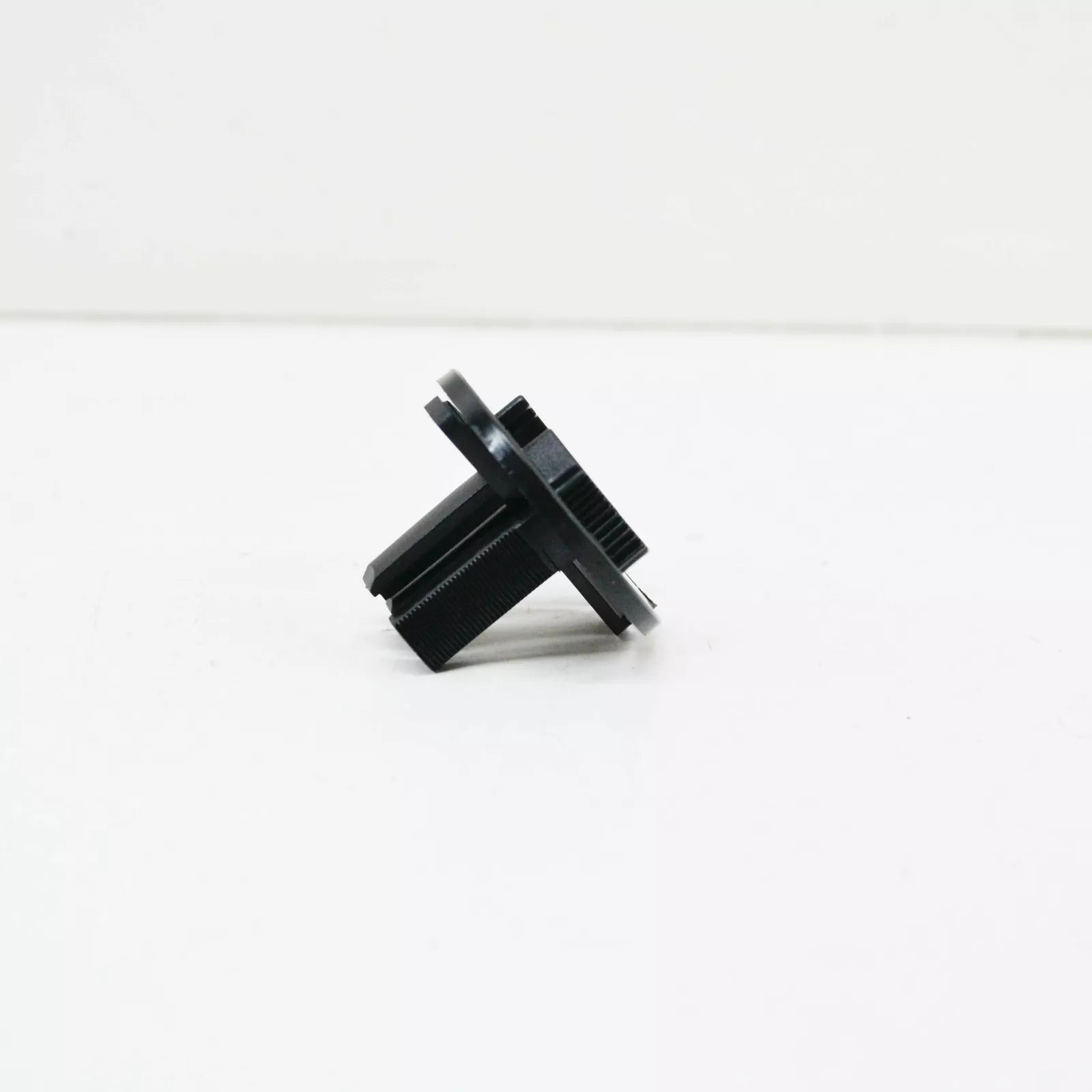 NEW MB E W124 HEADLIGHT RETAINER INSERT A1248210520 ORIGINAL