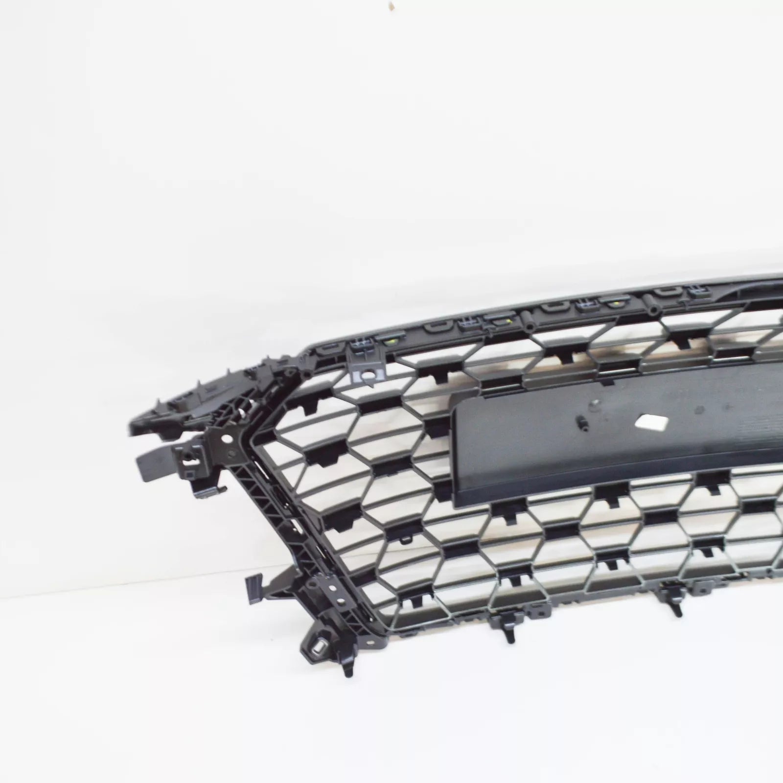 NEW AUDI TT FV FRONT RADIATOR GRILLE 8S0853651HVMZ 8S0853651H VMZ ORIGINAL