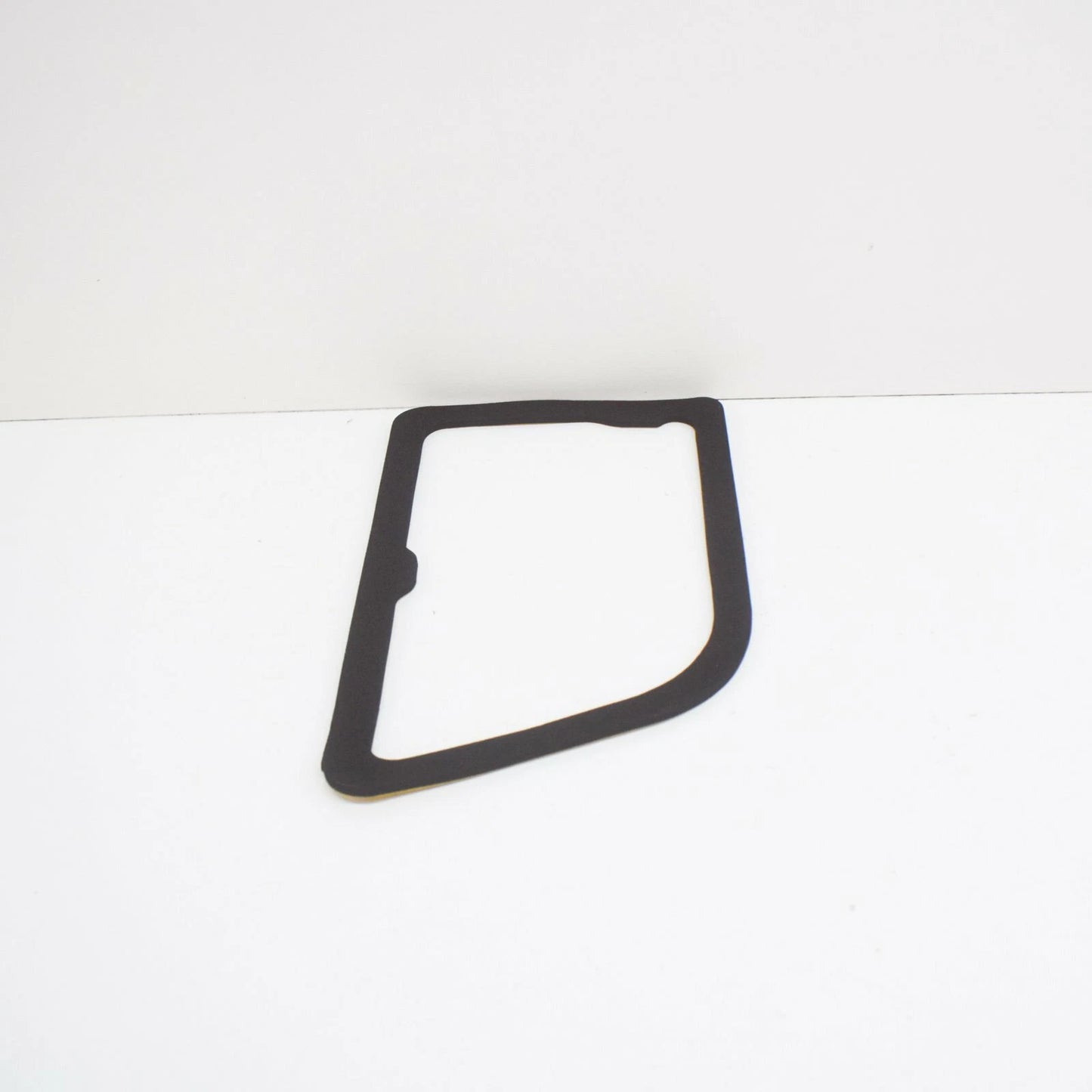 NEW BMW X5 E70 REAR LEFT LIGHT INNER GASKET SEAL 63217288973 2010 ORIGINAL