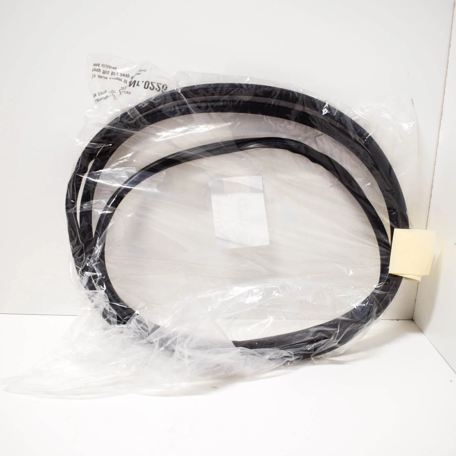 NEW BMW M3 E30 COUPE WINDSHIELD GASKET SEAL 51311945082 1945082 ORIGINAL