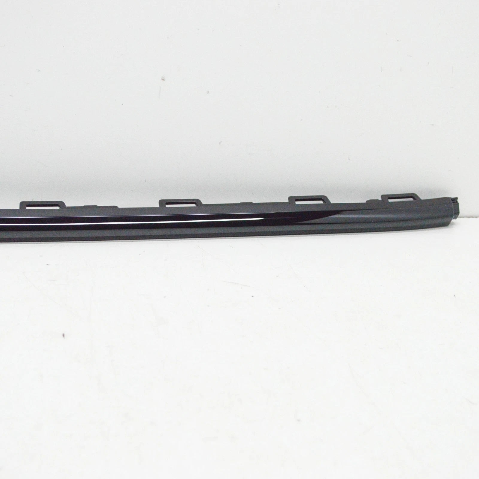 NEW AUDI E-TRON SPORTBACK FRONT BUMPER CENTER MOLDING TRIM 4KE853057Y9B