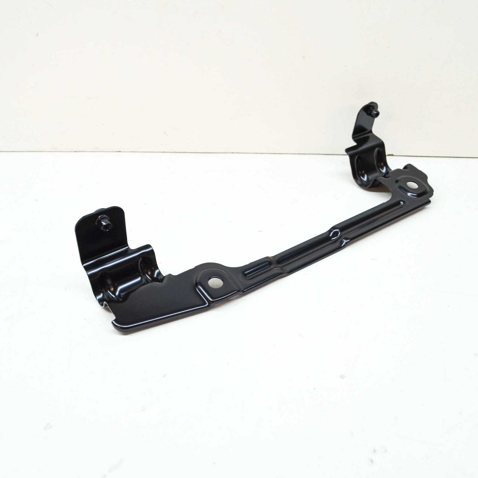 NEW AUDI A6 C8 FRONT RIGHT FENDER WING HOLDER 4K0821168 ORIGINAL