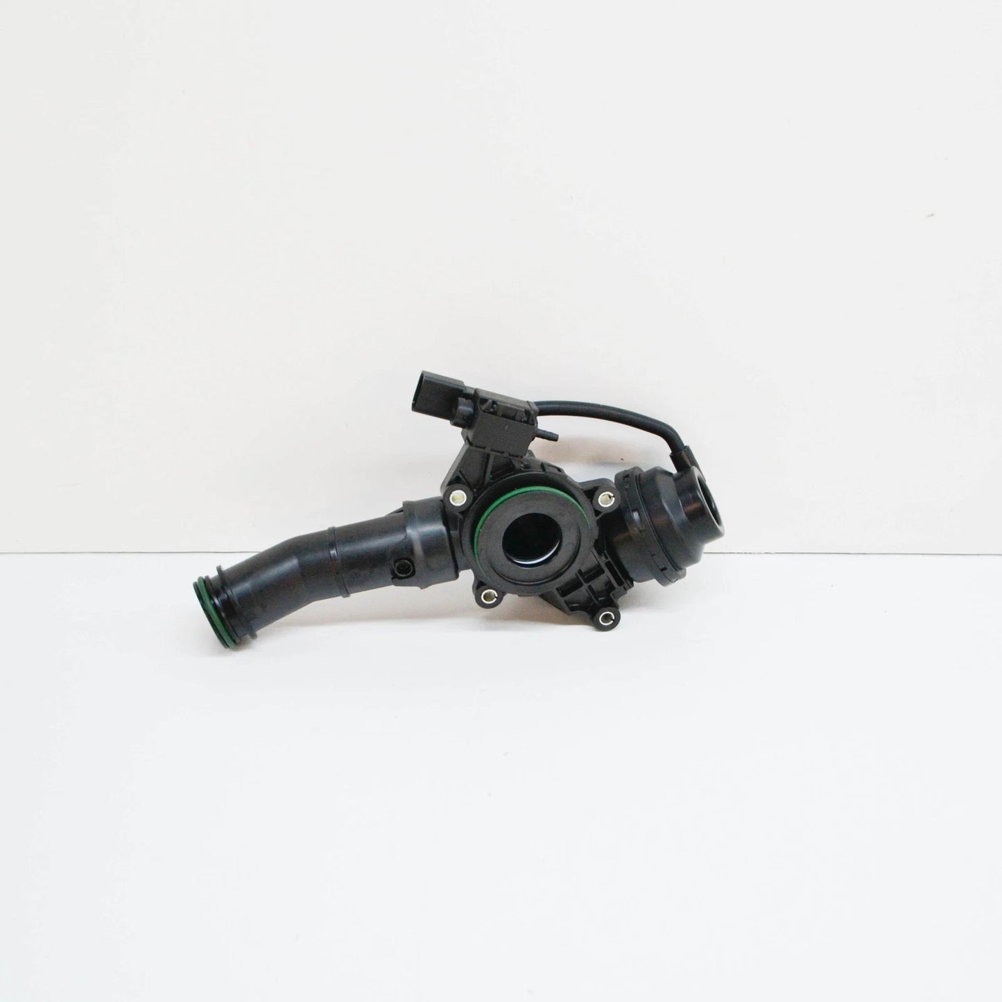 NEW AUDI A7 SPORTBACK 4G FRONT COOLANT SWITCHING VALVE 079121678K ORIGINAL