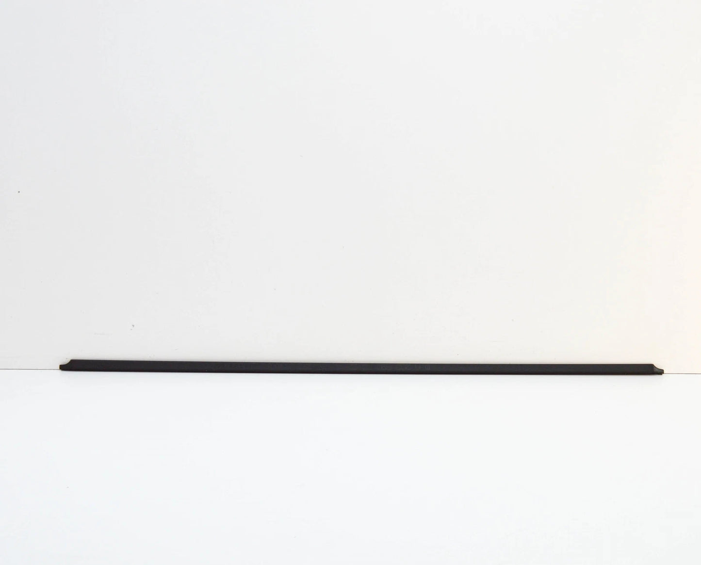 NEW MERCEDES-BENZ C W203 FRONT DOOR BOTTOM COVER STRIP A203690738264