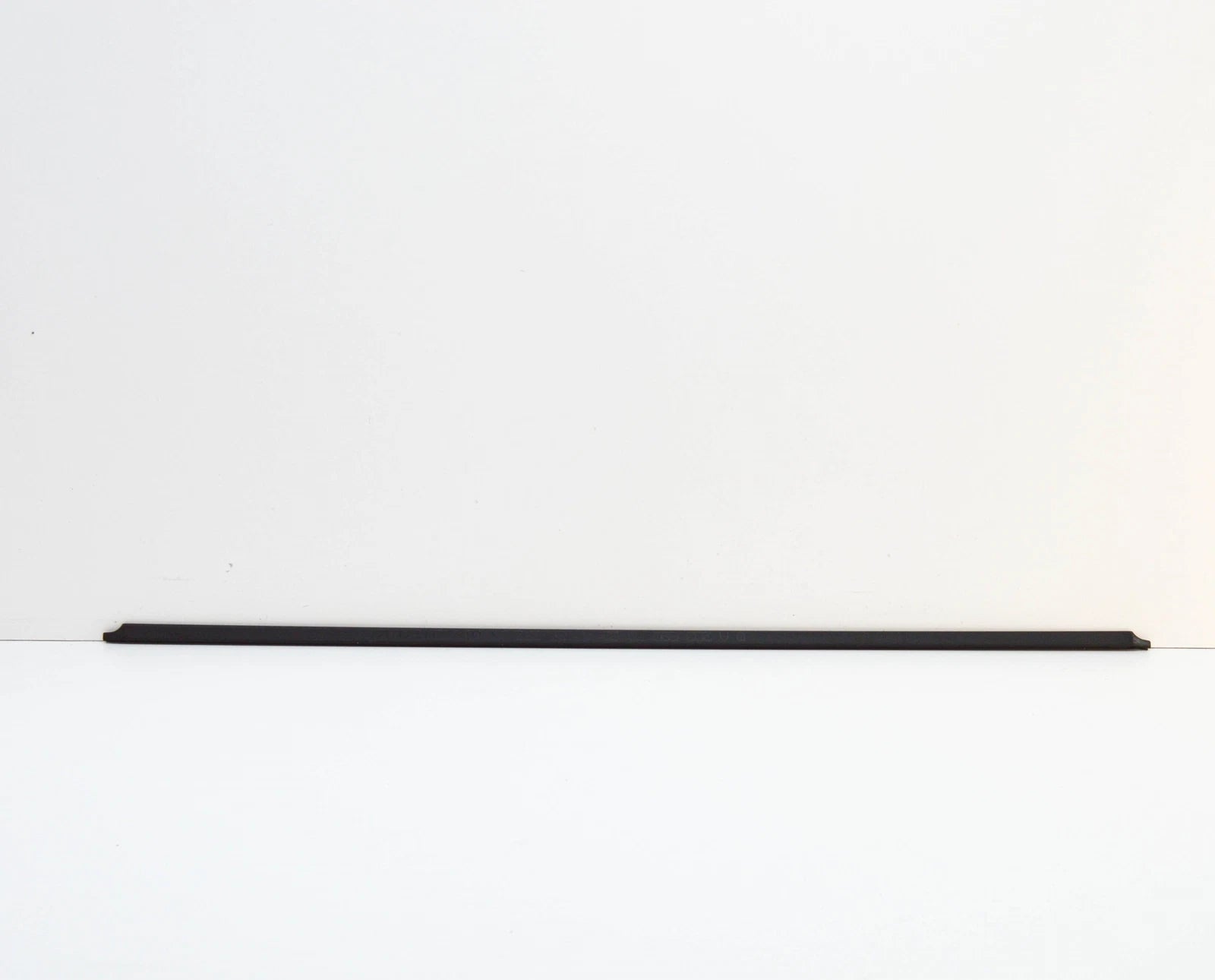 NEW MERCEDES-BENZ C W203 FRONT DOOR BOTTOM COVER STRIP A203690738264