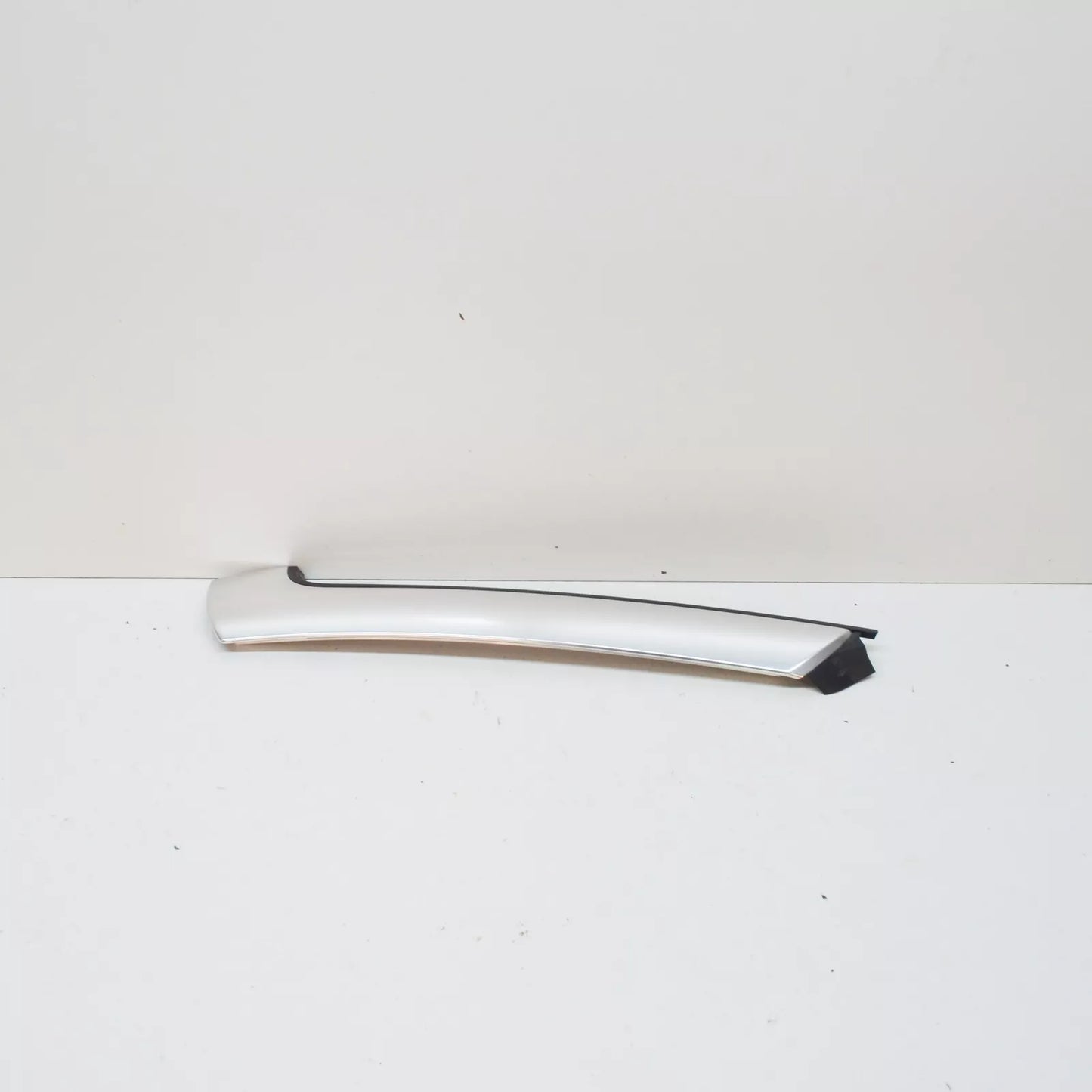 NEW AUDI R8 42 EXTERIOR LEFT SIDE PILLAR MOLDING 427853265D 3Q7 ORIGINAL