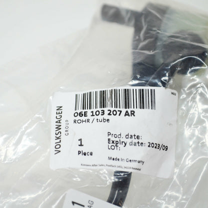 NEW AUDI A4 AVANT B7 ENGINE BREATHER HOSE 06E103207AR ORIGINAL
