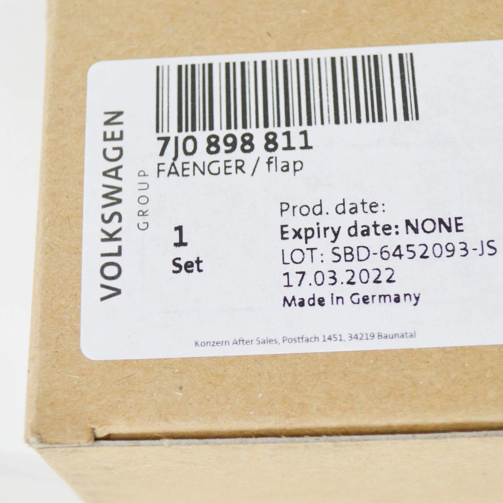 NEW VOLKSWAGEN TRANSPORTER T5 REAR LEFT MUD FLAP W/ BRACKET 7J0898811 ORIGINAL