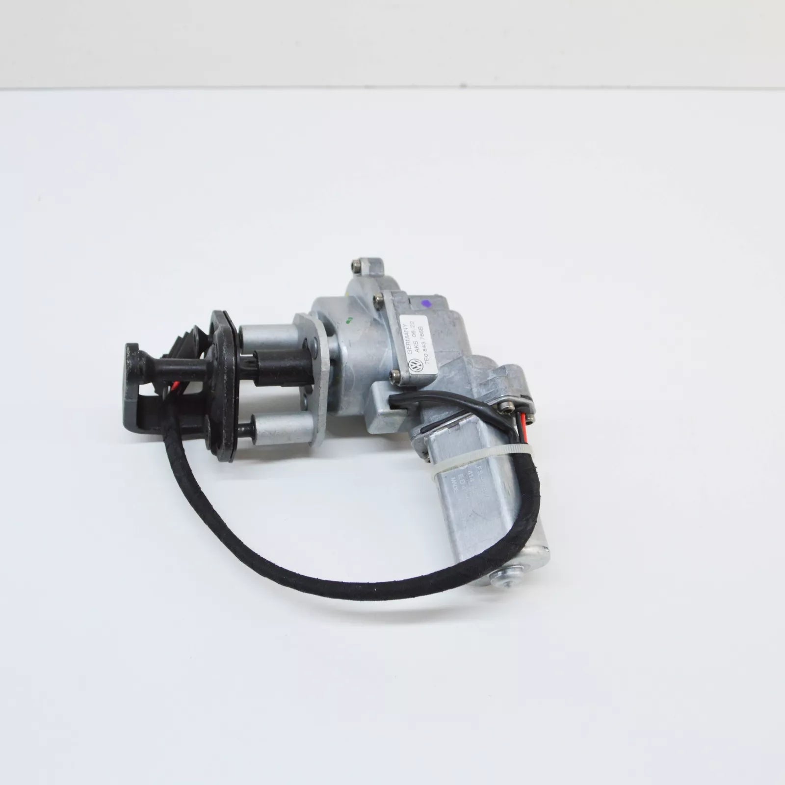 NEW VW TRANSPORTER T5 LEFT SLIDING DOOR POWER LATCHING MOTOR 7E0843765B ORIGINAL