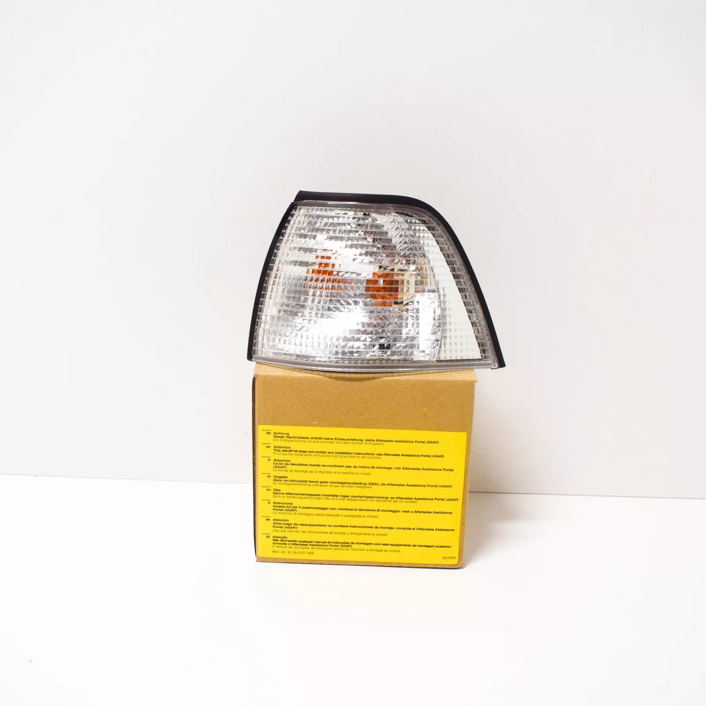 NEW BMW 3 E36 WHITE FRONT TURN INDICATOR LIGHT LEFT 82199403095 ORIGINAL