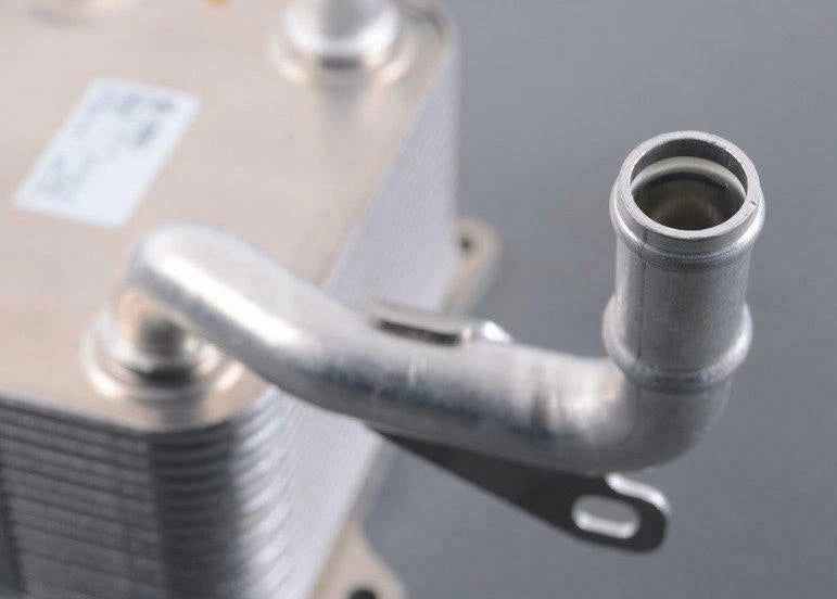 NEW VOLKSWAGEN TOUAREG 7L ENGINE OIL COOLER 079117015P ORIGINAL