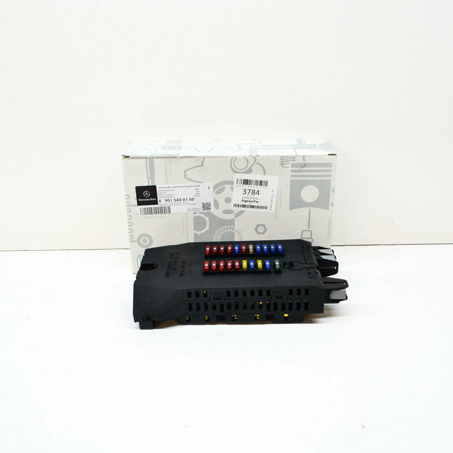 NEW MERCEDES-BENZ SPRINTER W905 FUSE BOX A9015400150
