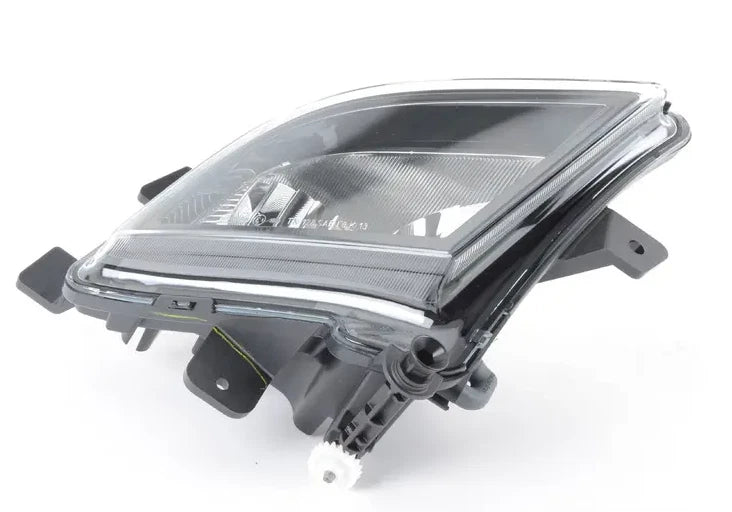 NEW VW JETTA A6 FRONT RIGHT FOG LIGHT 5C7941700R ORIGINAL