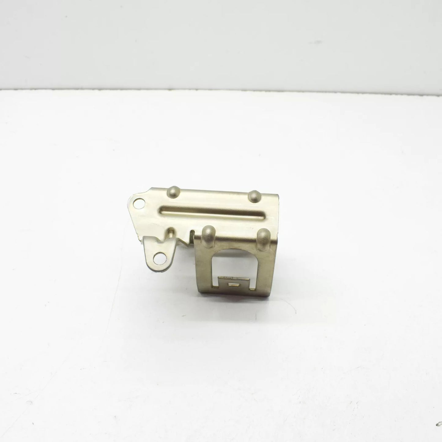 NEW MB C W205 TRANSDUCER TO CYLINDER CRANKCASE BRACKET A2740780341 ORIGINAL