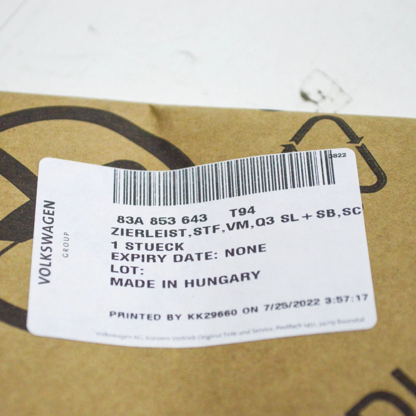 NEW AUDI Q3 F3 SPORTBACK FRONT BUMPER CENTER MOLDING 83A853643T94 ORIGINAL