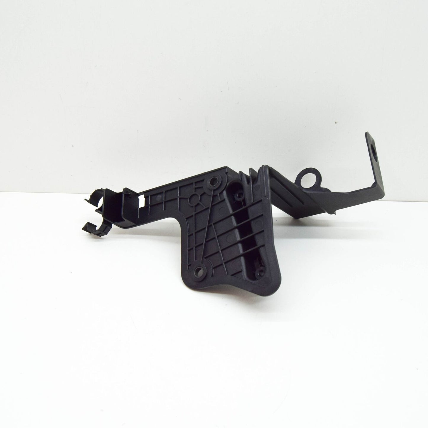 NEW AUDI A6 4A C8 ENGINE COOLANT PUMP BRACKET 4K0145879R ORIGINAL