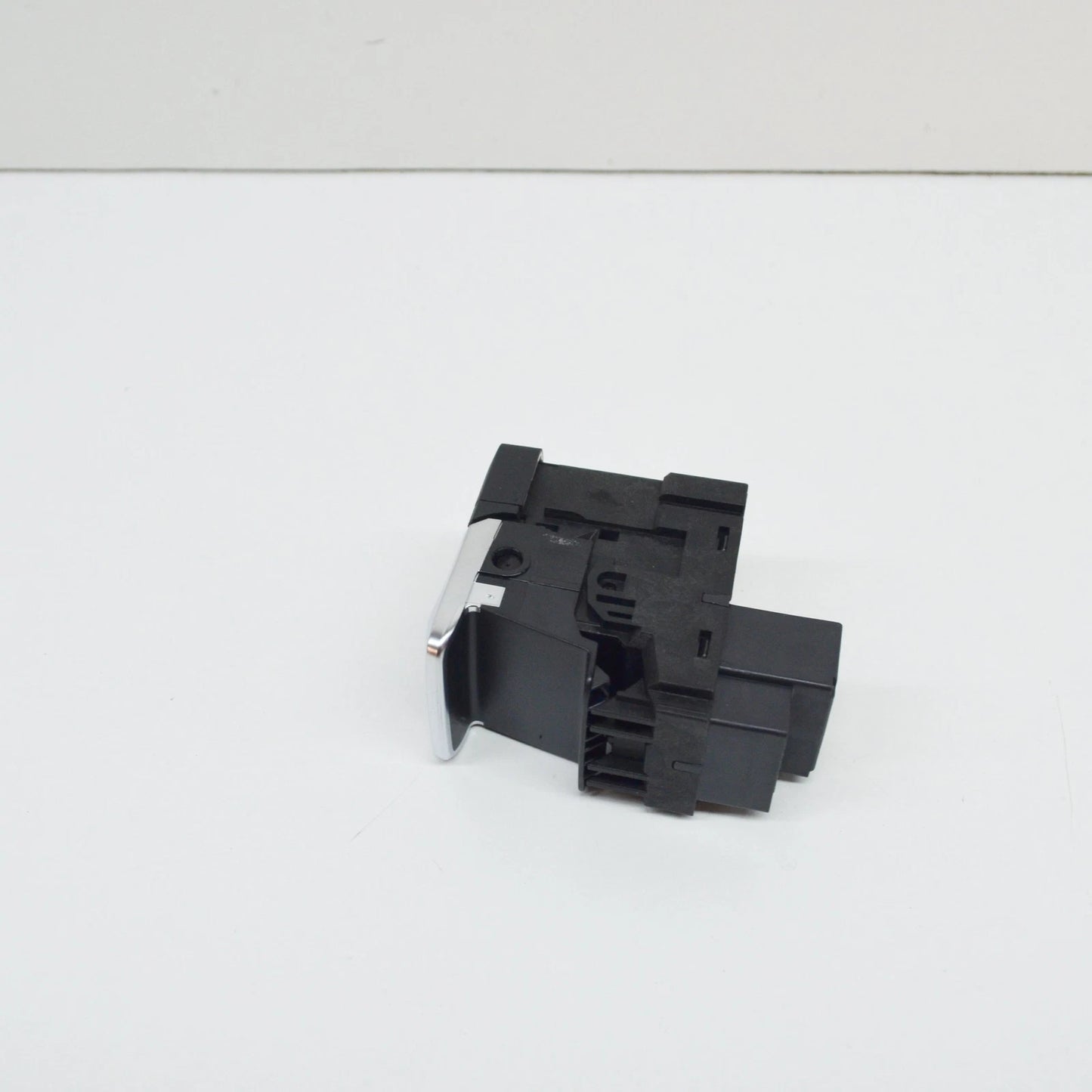 NEW AUDI Q3 8U ELECTROMECHANICAL PARKING BRAKE EPB SWITCH 8U0927225G6PS