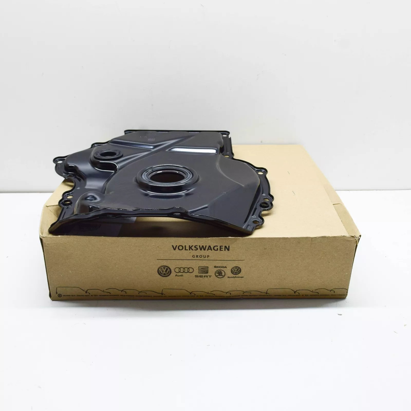 NEW VOLKSWAGEN ARTEON 3H7 FRONT LOWER ENGINE TIMING COVER 06N109210 ORIGINAL