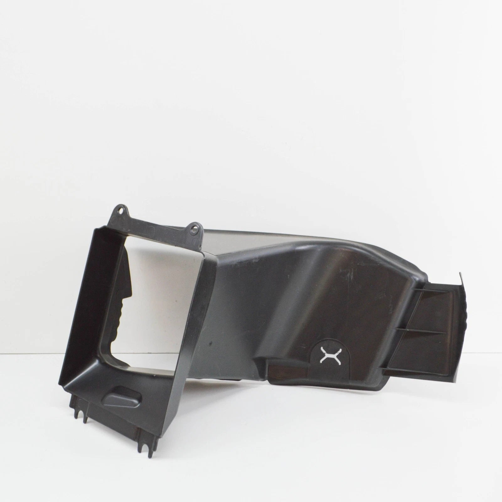 NEW AUDI TTRS 8J RIGHT OUTER AIR DUCT 8J0121673 ORIGINAL