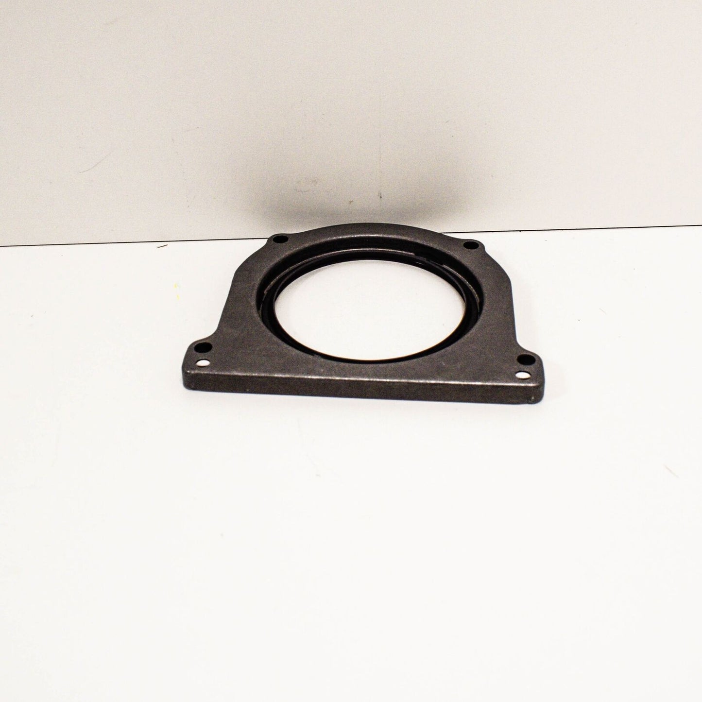 NEW MERCEDES BENZ X253 ENGINE CRANKSHAFT SEAL COVER A2700100068 ORIGINAL