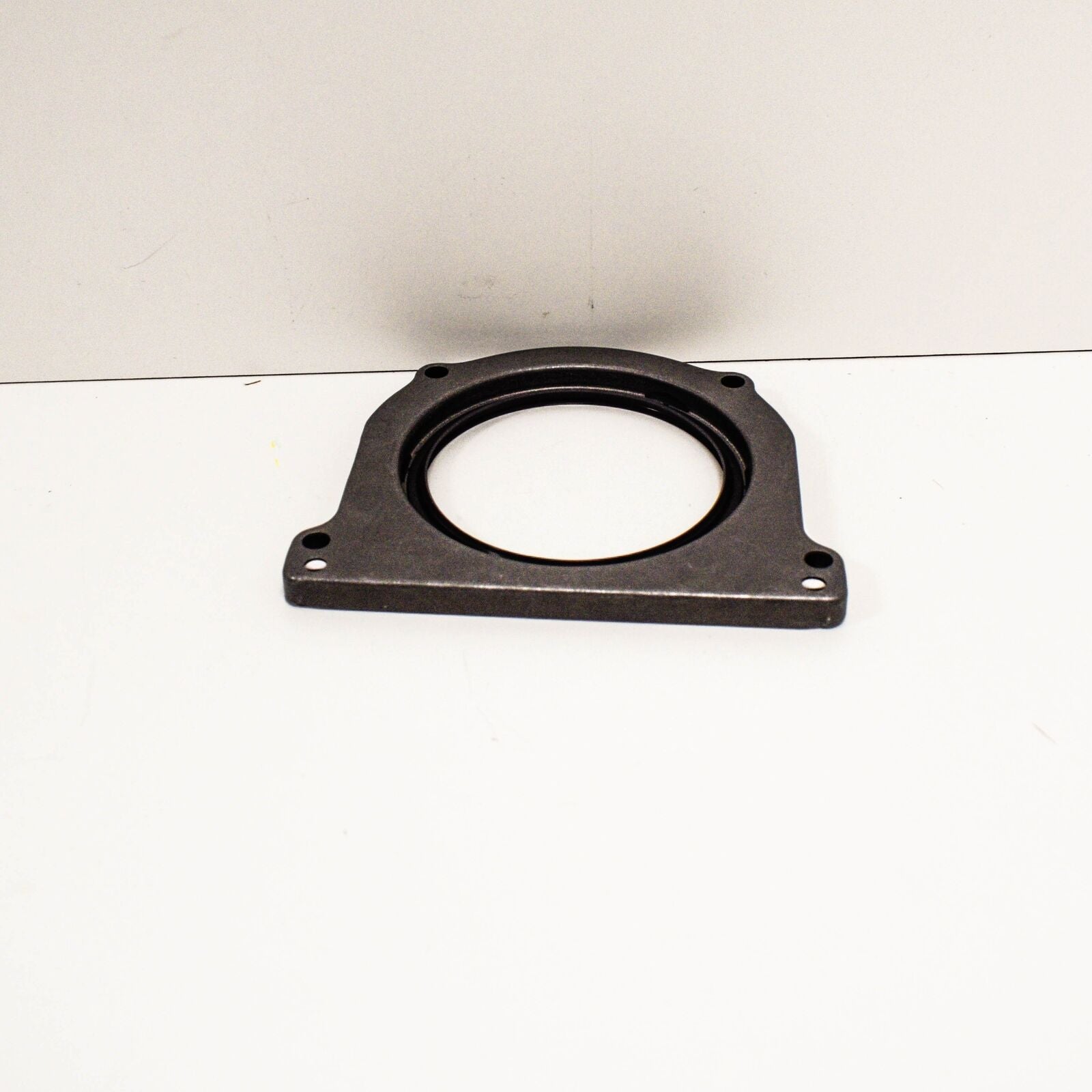 NEW MERCEDES BENZ X253 ENGINE CRANKSHAFT SEAL COVER A2700100068 ORIGINAL