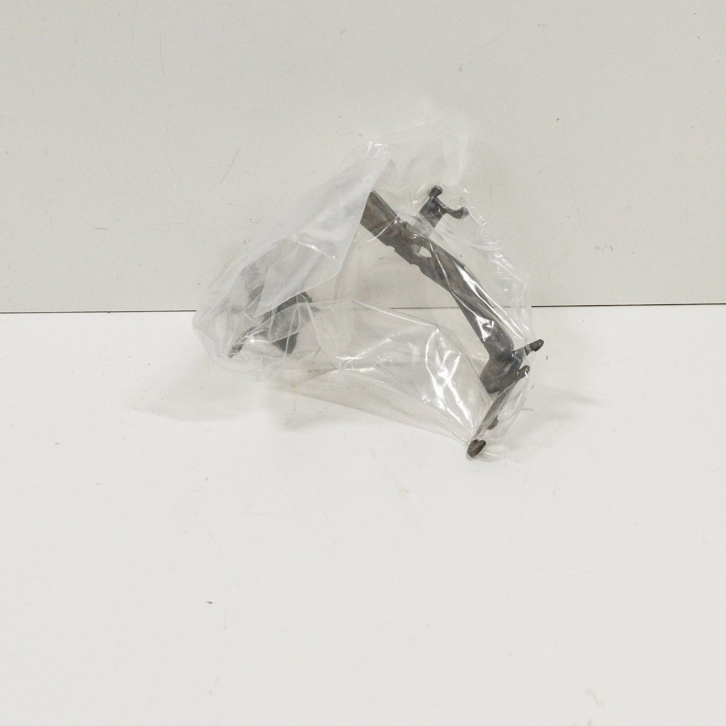 NEW BMW M2 F87 FRONT RIGHT BRAKE HOSE BRACKET 34302284734 ORIGINAL