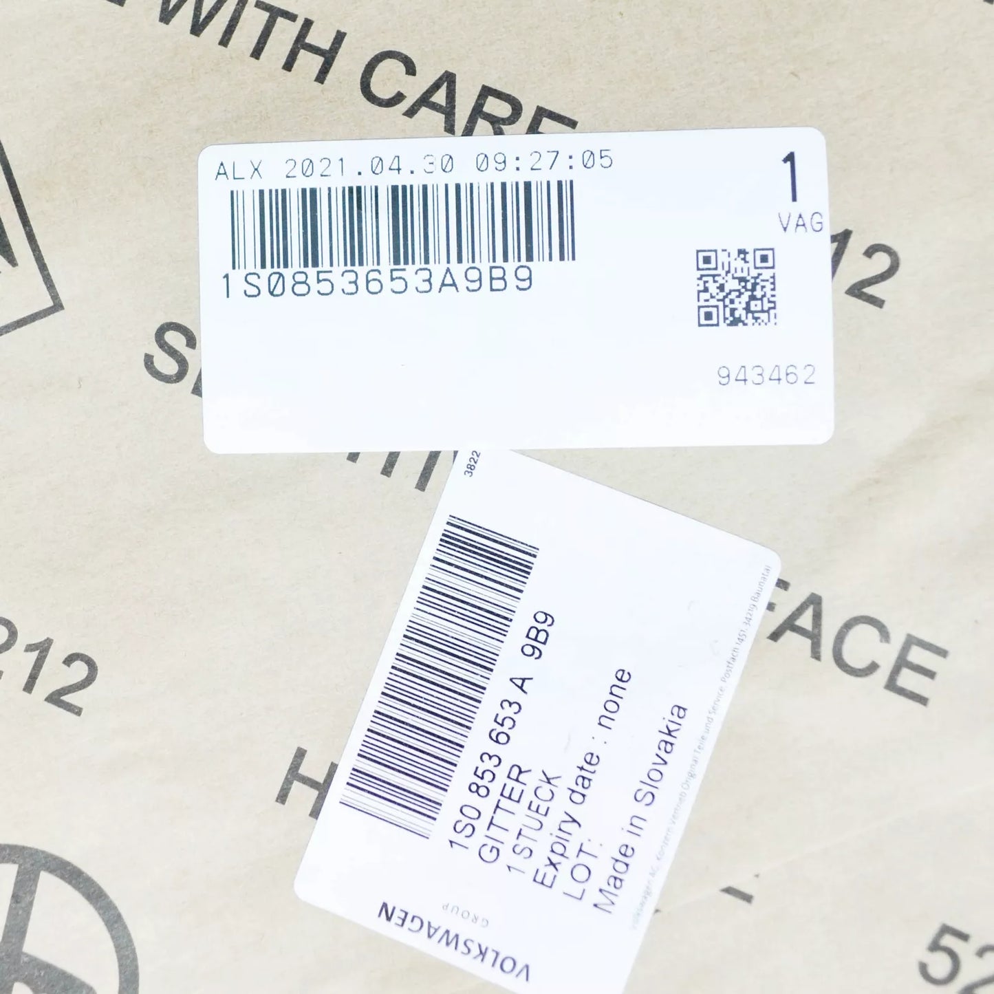 NEW VOLKSWAGEN UP FRONT RADIATOR GRILLE 1S0853653A9B9 ORIGINAL