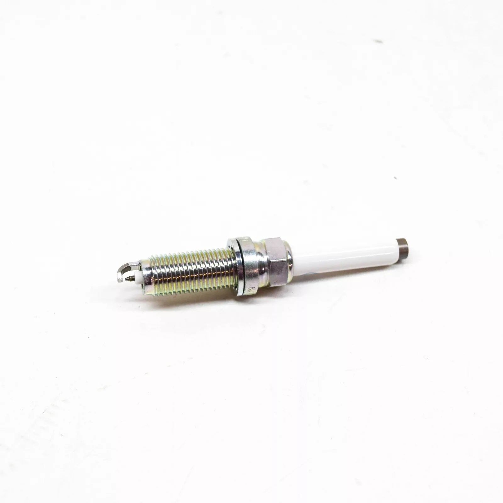 NEW MB C-CLASS W205 SPARK PLUG A2701590700 2.0 PETROL 105KW ORIGINAL