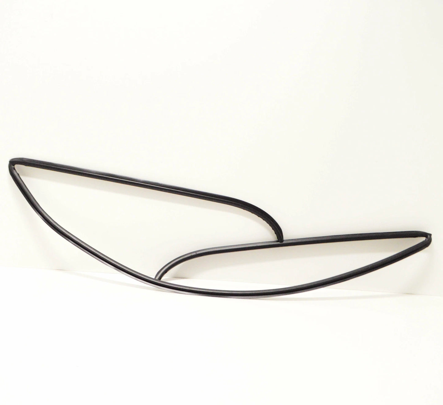 NEW BMW 5 E60 REAR UPPER WINDSCREEN SEAL 51317027916 7027916 ORIGINAL