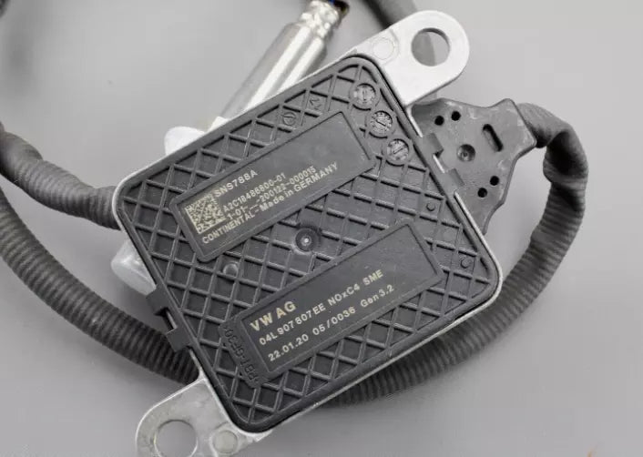 NEW VW PASSAT ALLTRACK B8 LAMBDA OXYGEN NOX SENSOR 04L907807EE ORIGINAL