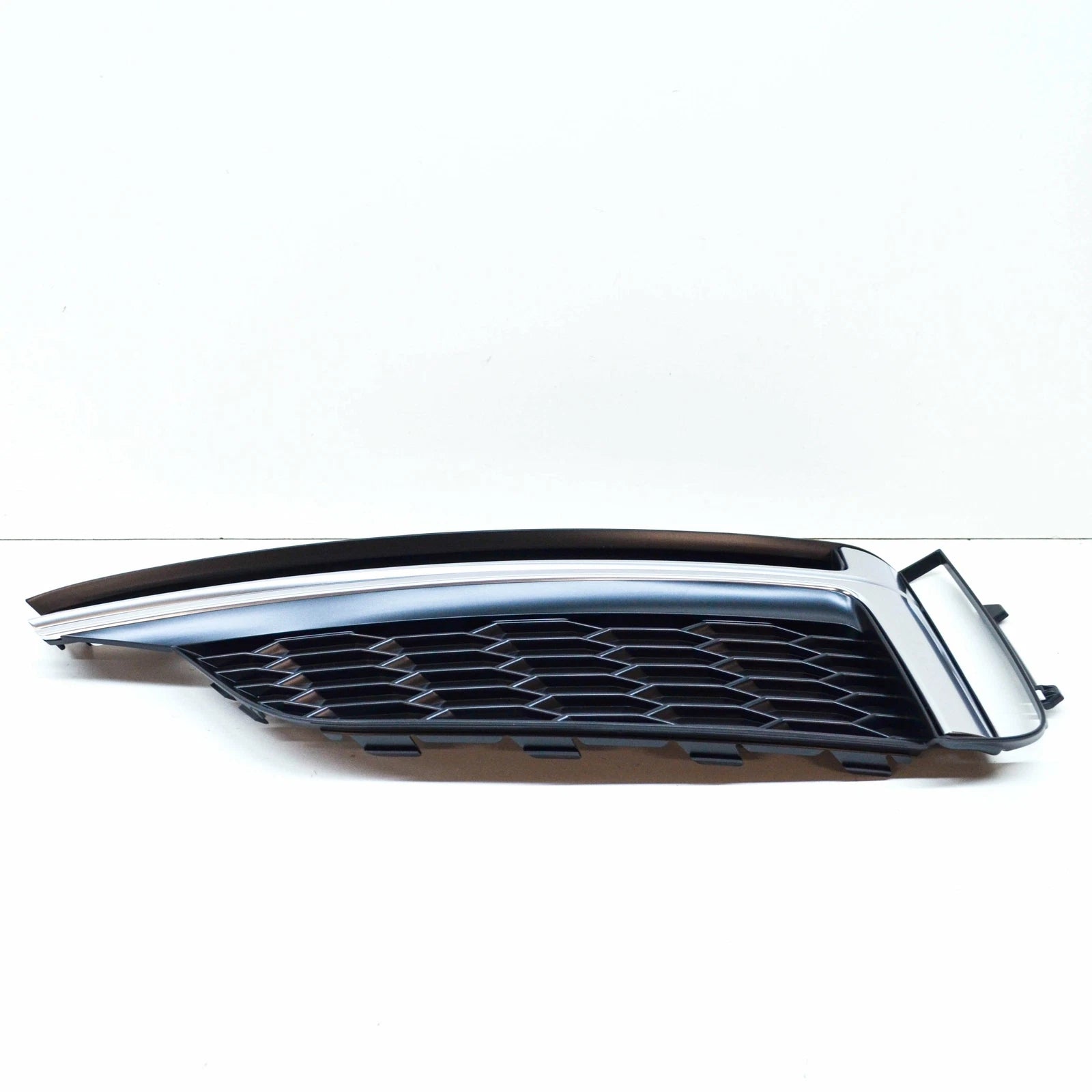 NEW AUDI A5 8W6 FRONT RIGHT AIR GUIDE GRILLE 8W6807682KRU6