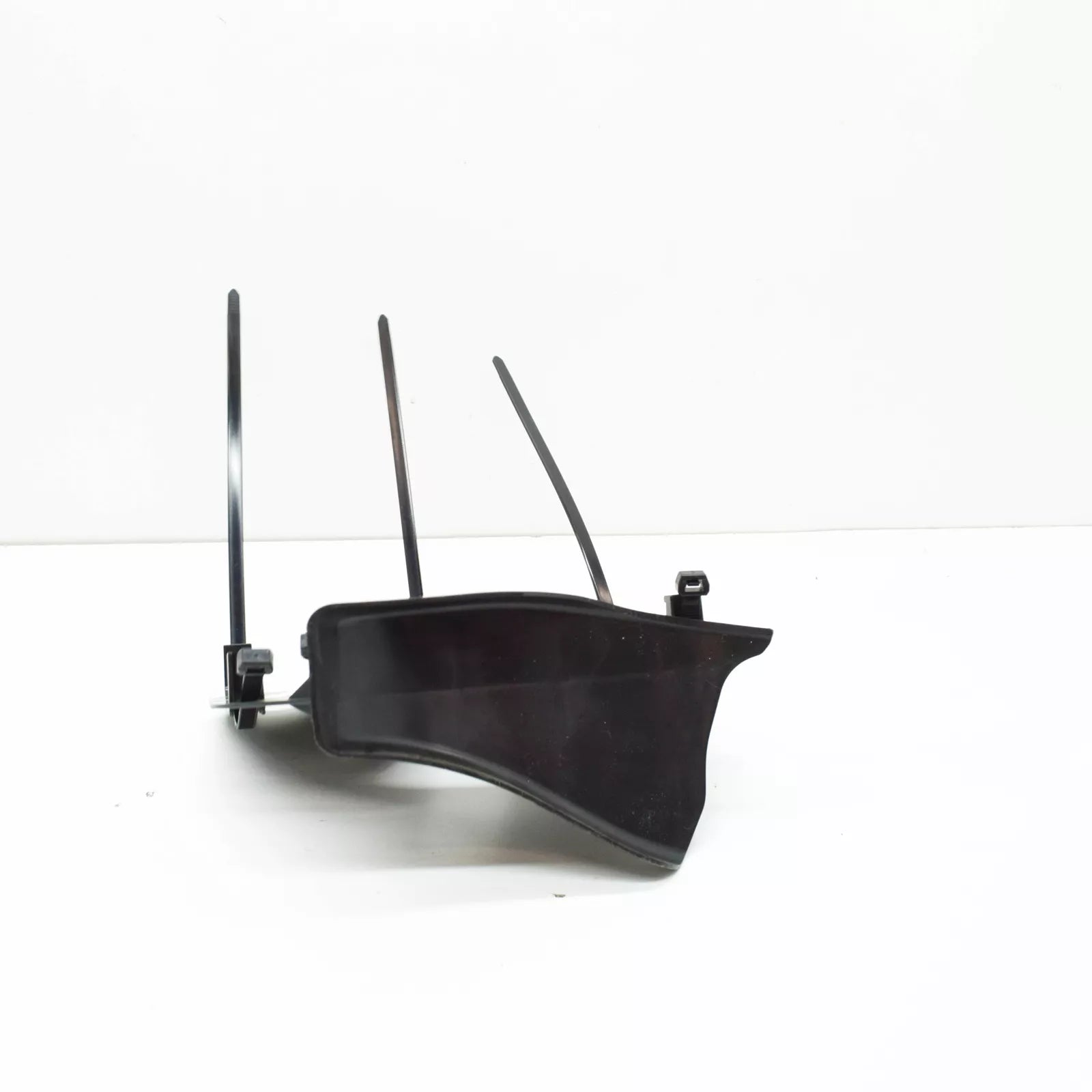 NEW AUDI RS3 QUATTRO 8V FRONT RIGHT BRAKE AIR GUIDE 8V0407812 ORIGINAL