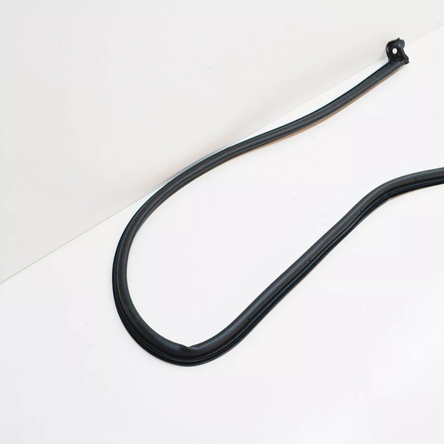 NEW MB SPRINTER W907 REAR LEFT BACK DOOR SEAL STRIP A9077820000