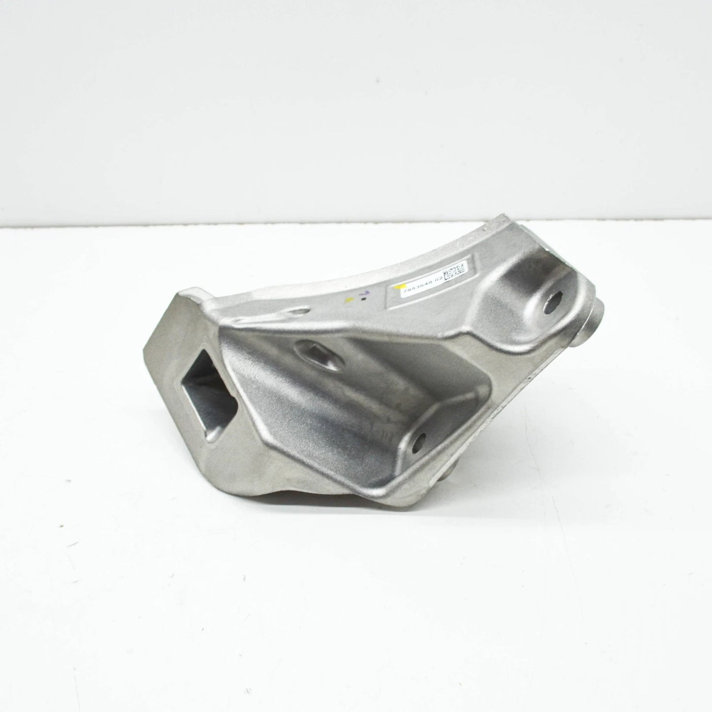 NEW BMW M5 F90 ENGINE BRACKET RIGHT SIDE 22117853648 7853648 ORIGINAL