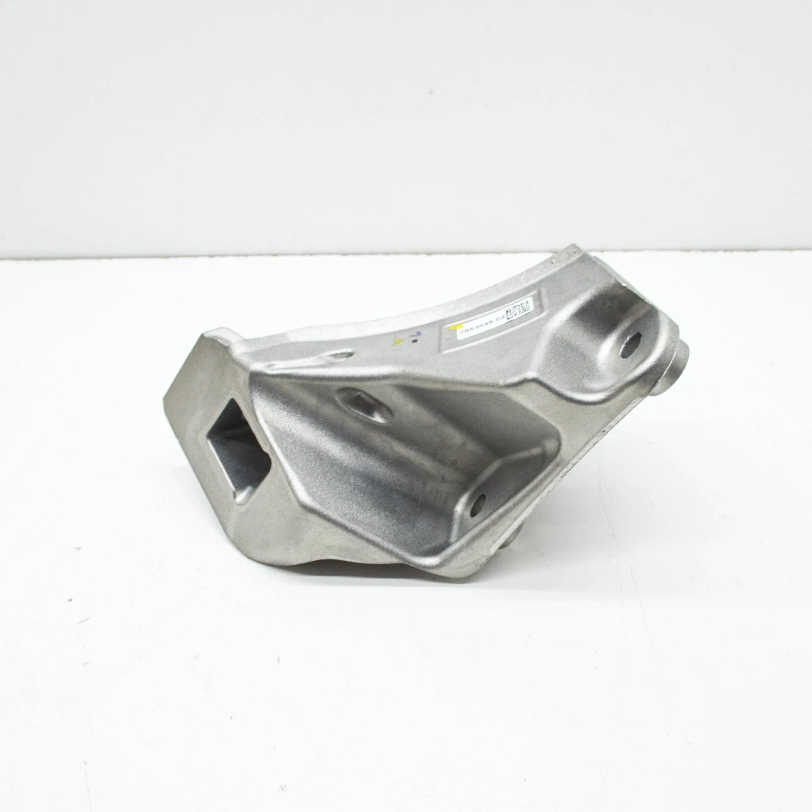 NEW BMW M5 F90 ENGINE BRACKET RIGHT SIDE 22117853648 7853648 ORIGINAL