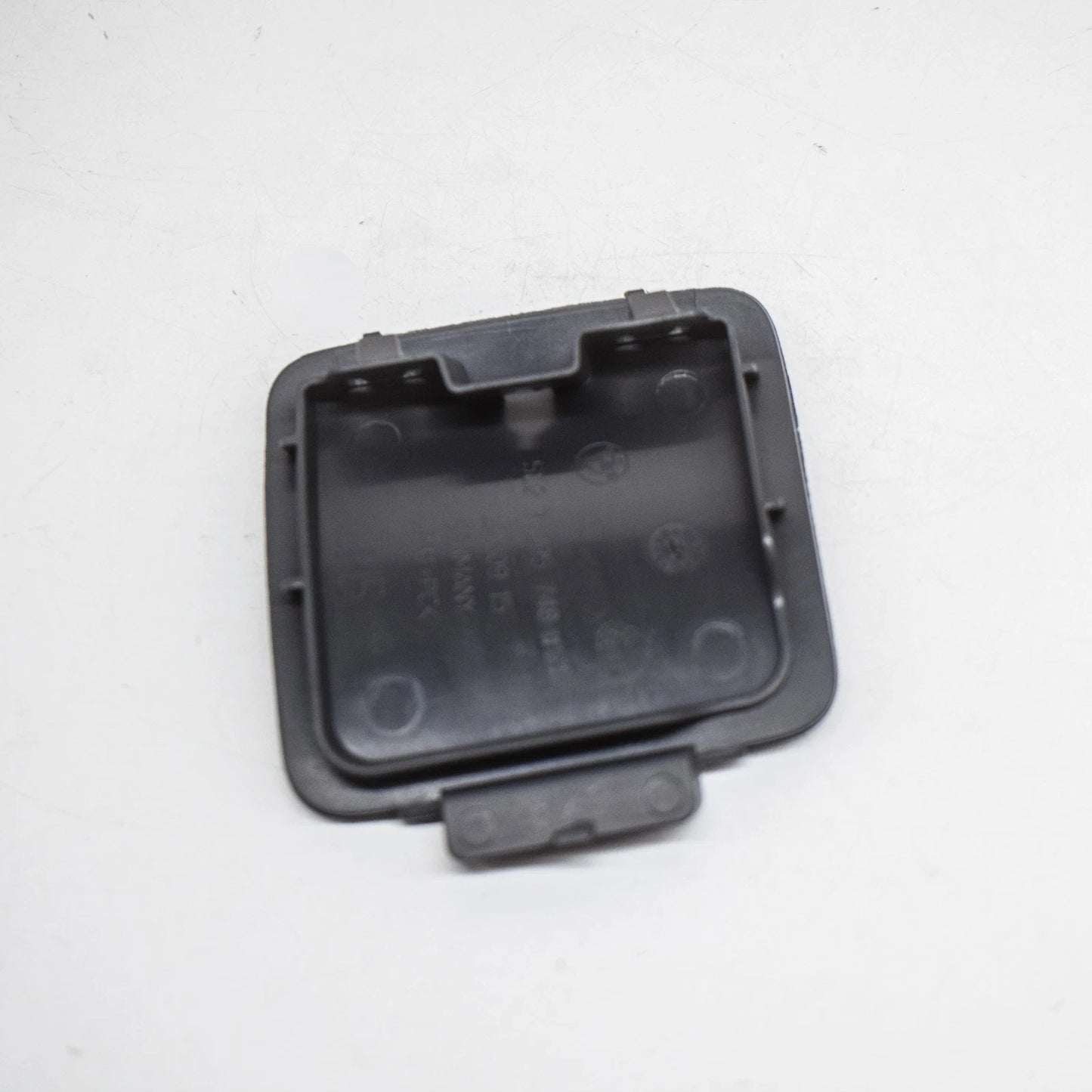 NEW BMW 5 M5 E60 REAR BUMPER TOW HOOK EYE COVER 51127898121 2007 ORIGINAL