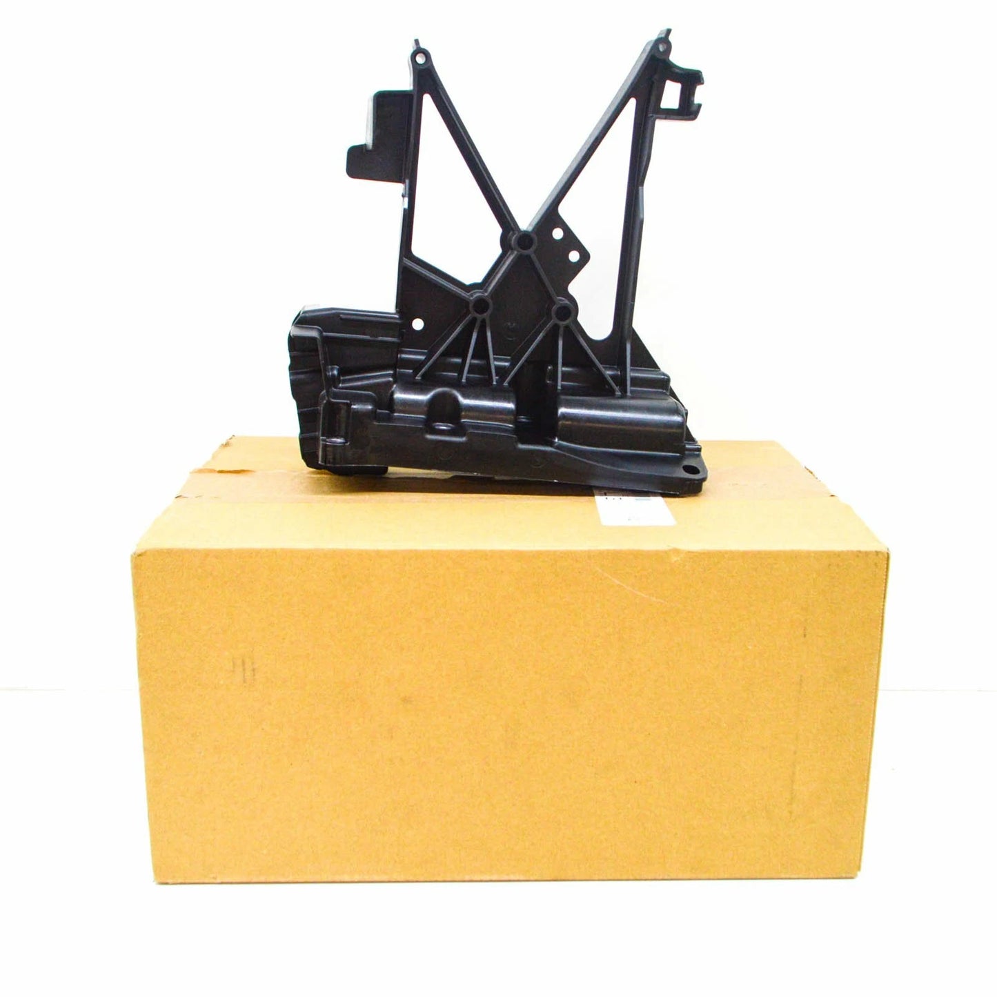 NEW MERCEDES-BENZ GLC X253 RIGHT RADIATOR SUPPORT BRACKET A2536202001