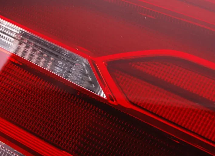 NEW VW JETTA A6 REAR RIGHT SIDE INNER TAILLIGHT RHD 5C6945308A ORIGINAL