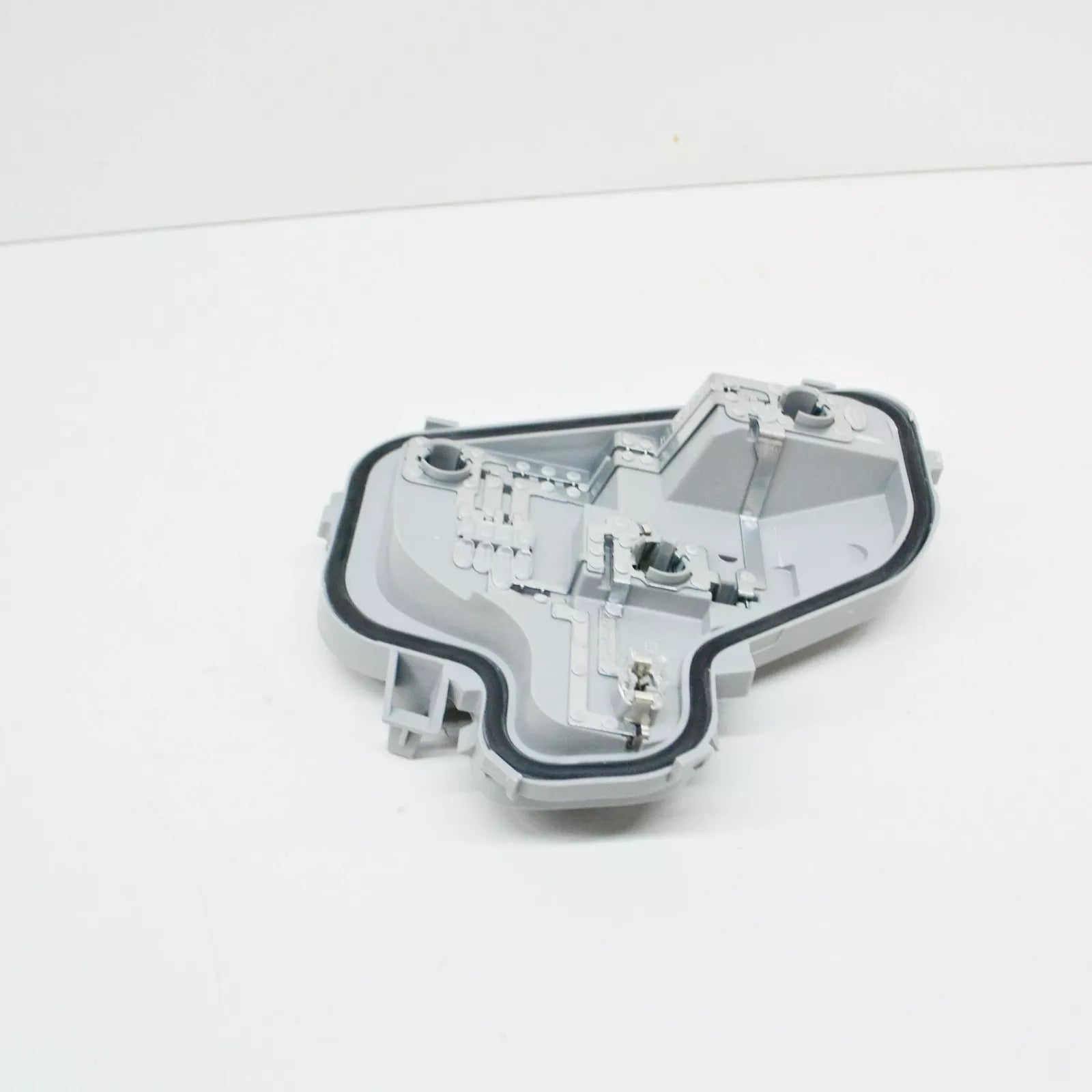 NEW AUDI A3 8P REAR RIGHT OUTER TAIL LIGHT BULB HOLDER LHD 8P3945258