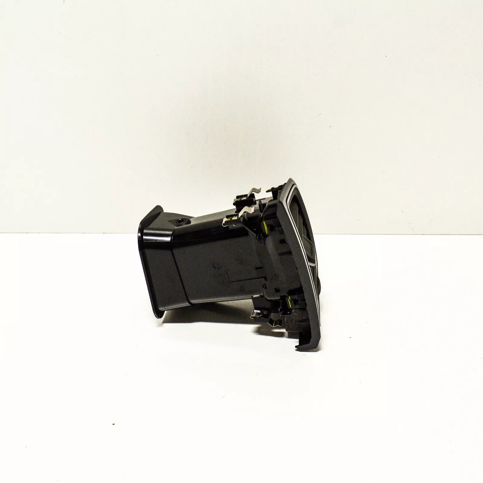 NEW VW TRANSPORTER VI FRONT DASH RIGHT AIR VENT DUCT 7E5819204JJDY LHD