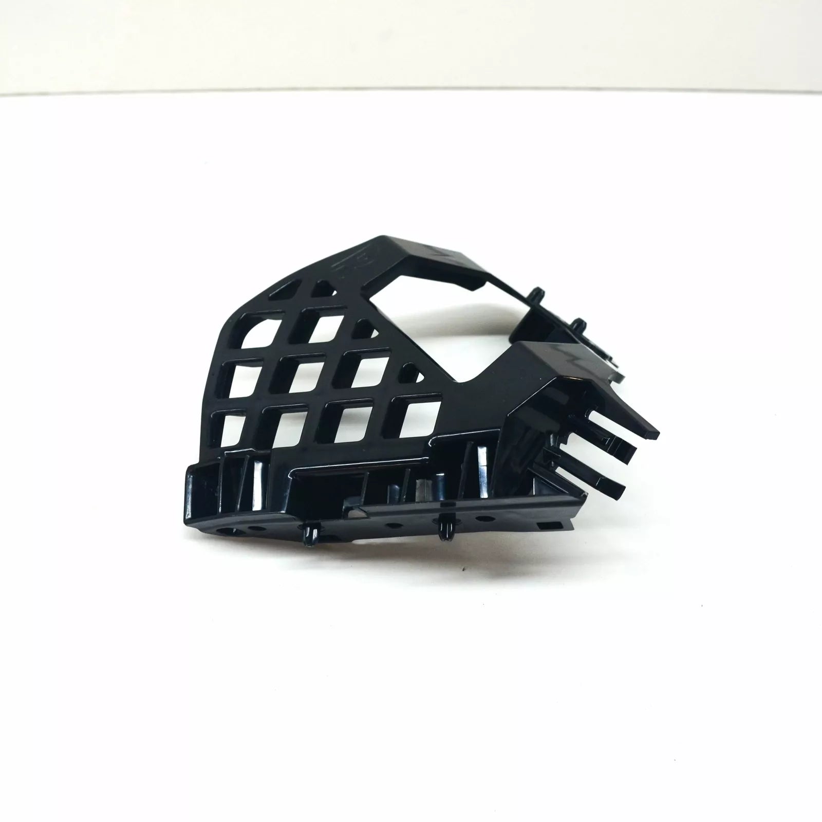 NEW BMW 7 G11 G12 FRONT RIGHT UPPER BUMPER GUIDE BRACKET 51117475192 ORIGINAL