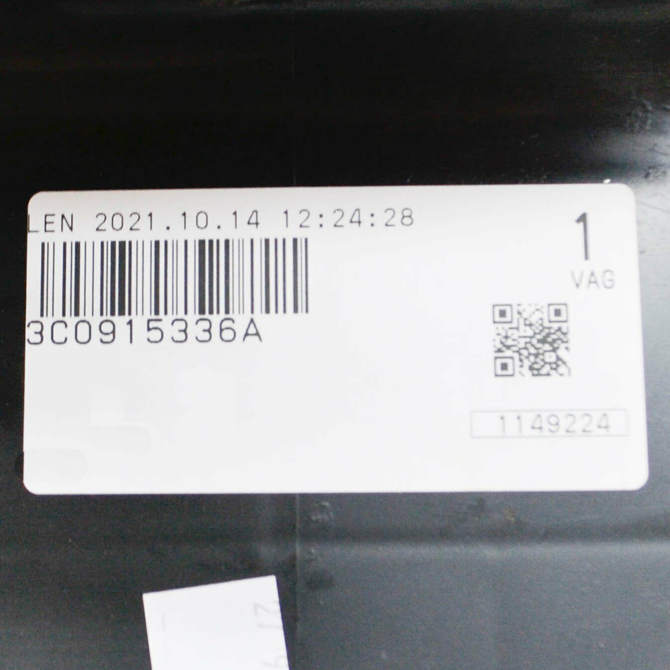 NEW AUDI A3 8P BATTERY TRIM 3C0915336A ORIGINAL