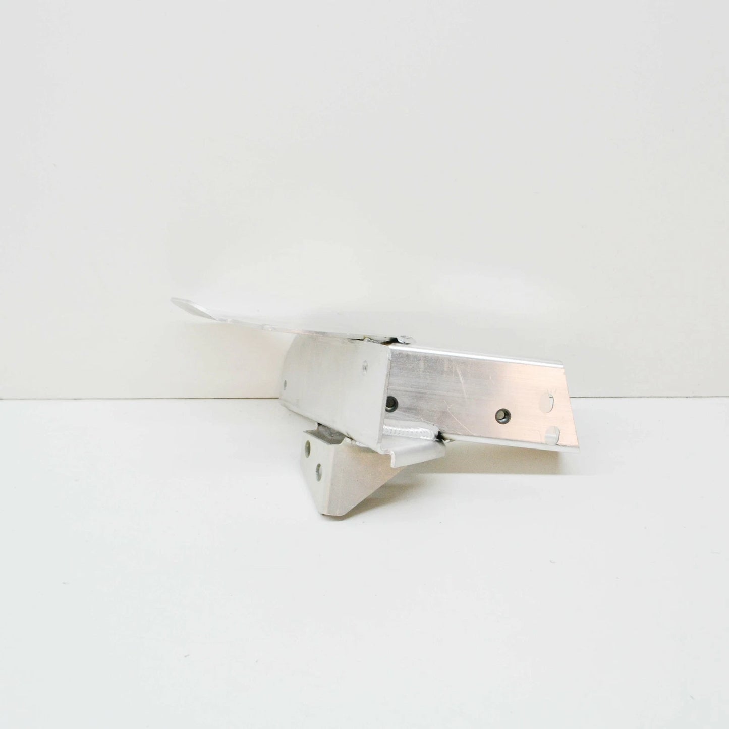 NEW AUDI R8 42 REAR BUMPER LEFT IMPACT BAR BRACKET 420807553H