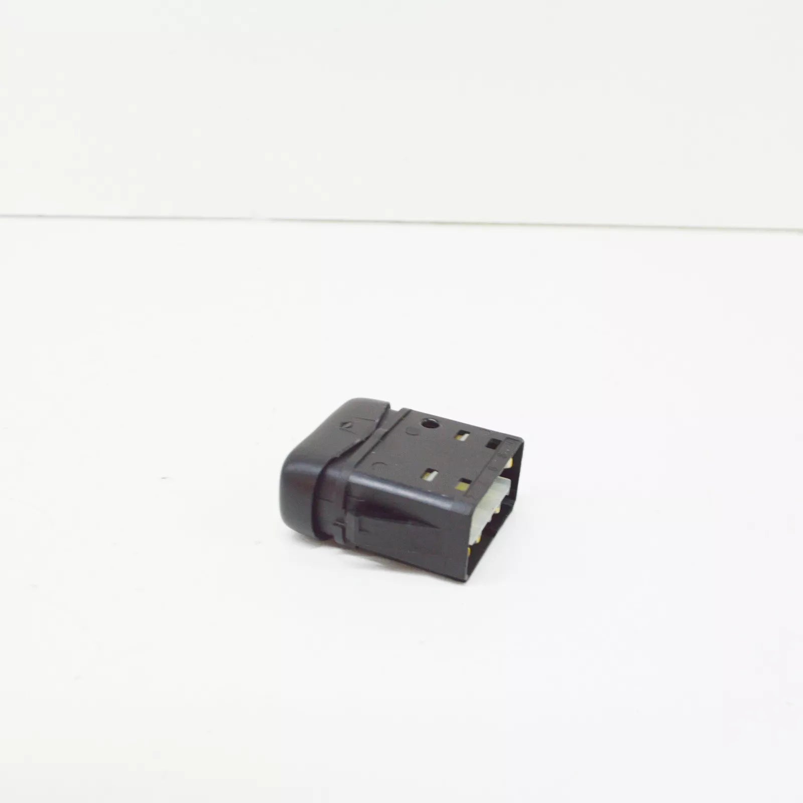 NEW MERCEDES-BENZ SPRINTER W903 REAR FOG LAMP SWITCH A0065455207 ORIGINAL